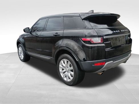 Used 2017 Land Rover Range Rover Evoque SE image 3