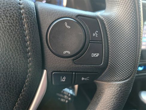 Used 2019 Toyota Corolla LE image 16