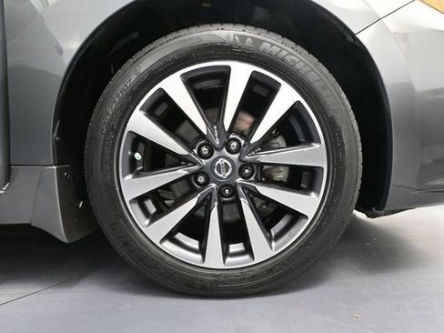 Used 2016 Nissan Altima 2.5 SL w/ Moonroof Package FWD image 14