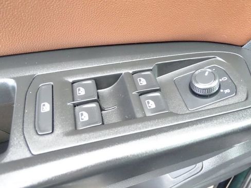 Used 2021 Volkswagen Atlas SE w/ Towing Package image 18