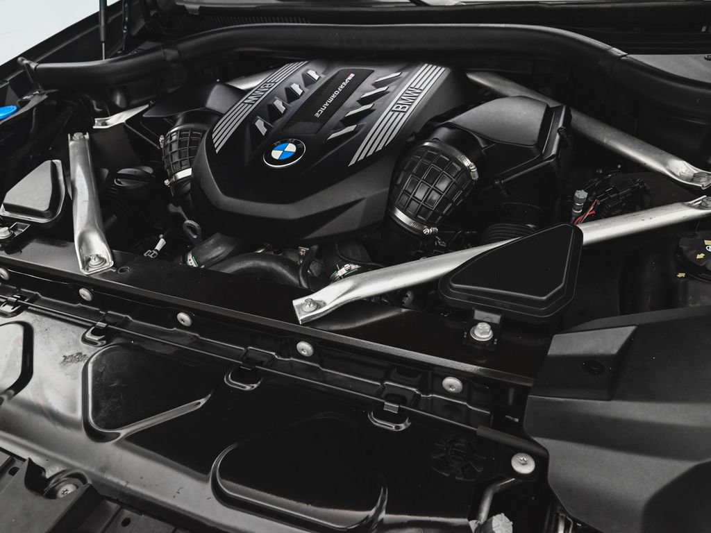Used 2021 BMW X7 M50i w/ Cold Weather Package AWD/4WD image 30