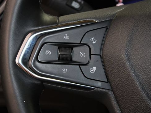 Used 2025 Chevrolet TrailBlazer LT w/ LT Cold Weather Package FWD image 34
