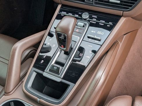 Used 2022 Porsche Cayenne E-Hybrid image 15