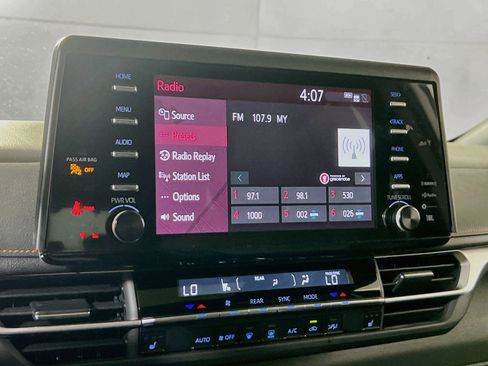 Used 2023 Toyota Sienna XSE w/ XSE Plus Package AWD/4WD image 15