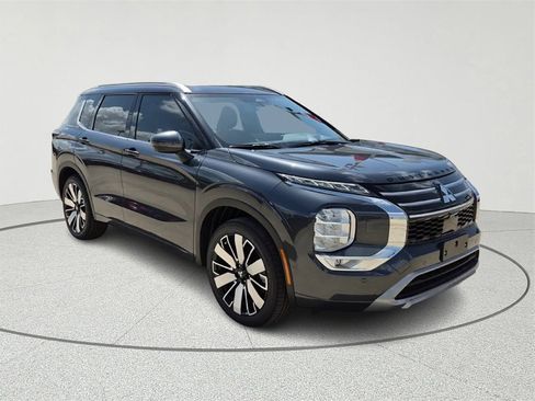 New 2025 Mitsubishi Outlander SEL image 3