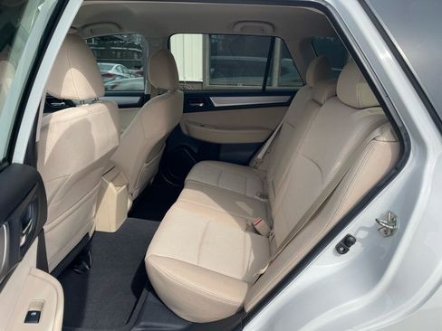 Used 2017 Subaru Outback 2.5i Premium image 9