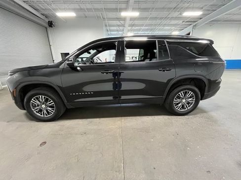 Used 2026 Chevrolet Traverse LT FWD image 6