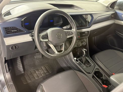 Used 2023 Volkswagen Taos SE FWD image 4