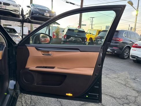 Used 2018 Lexus ES 350 w/ Navigation System Package image 13