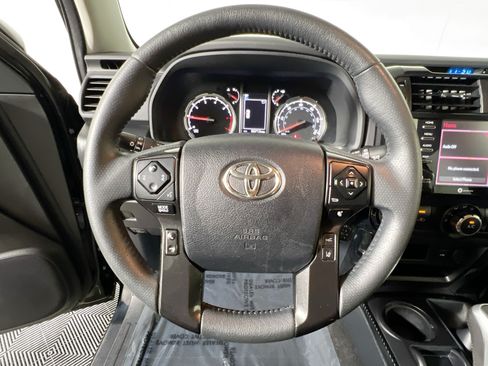 Used 2022 Toyota 4Runner TRD Off-Road Premium AWD/4WD image 18