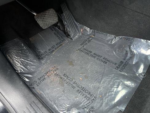 Certified 2023 Mercedes-Benz GLE 350 w/ Premium Package image 17