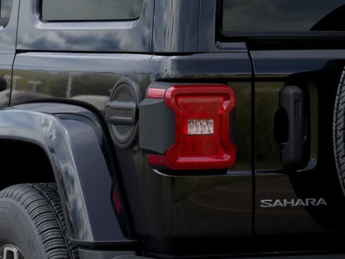 New 2026 Jeep Wrangler Unlimited Sahara AWD/4WD image 9