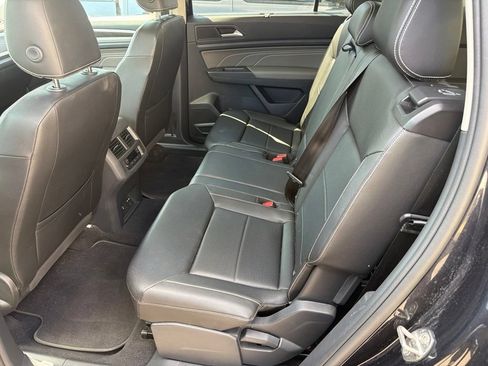 Used 2023 Volkswagen Atlas SE w/ Panoramic Sunroof Package AWD/4WD image 7