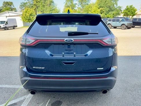 Used 2017 Ford Edge SE FWD image 5