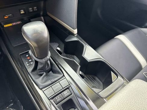 Used 2025 Toyota Camry SE w/ Convenience Package FWD image 28