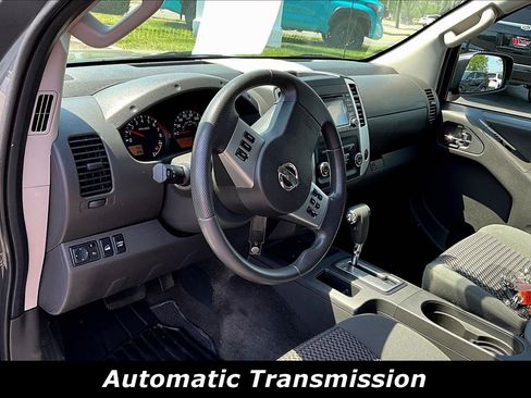 Used 2017 Nissan Frontier SV AWD/4WD image 4
