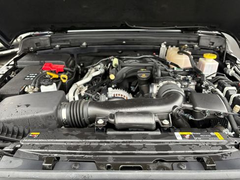 Used 2023 Jeep Gladiator Sport AWD/4WD image 23
