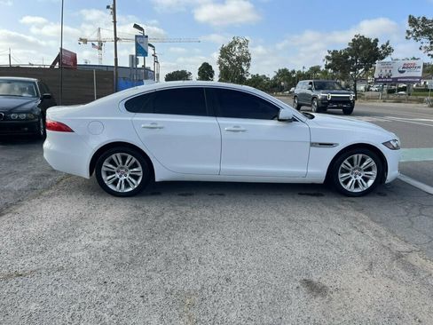 Used 2017 Jaguar XF RWD image 6