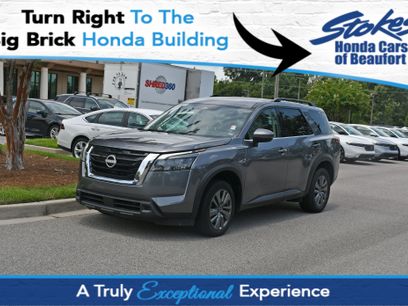 Used 2024 Nissan Pathfinder SV