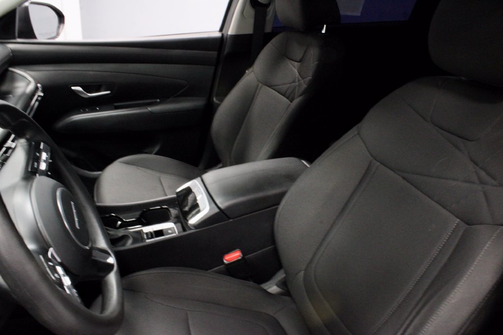 Used 2025 Hyundai Tucson SE FWD image 23