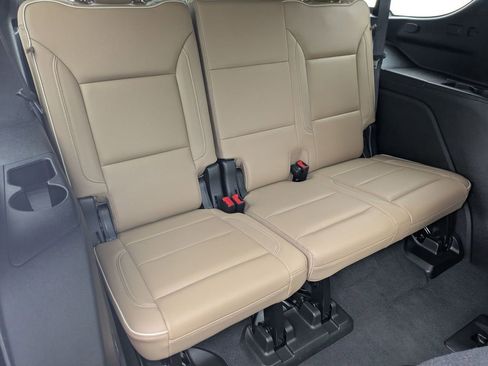 Used 2021 Chevrolet Tahoe Premier w/ Premium Package AWD/4WD image 20