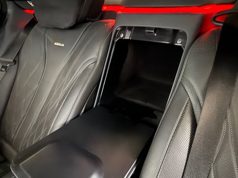 Used 2015 Mercedes-Benz S 63 AMG 4MATIC Sedan image 29