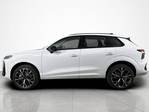 New 2026 Audi Q3 quattro 2.0T AWD/4WD image 3