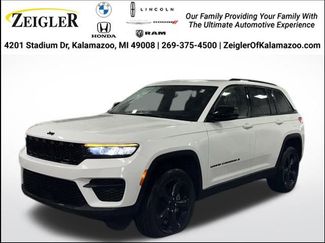 Used 2023 Jeep Grand Cherokee Altitude video 1