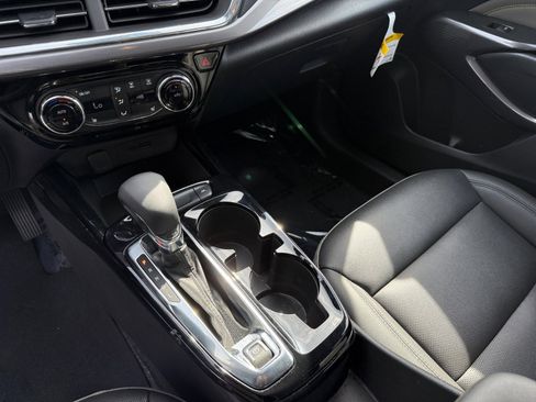Used 2025 Chevrolet Trax ACTIV image 13