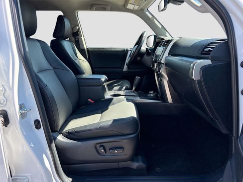 Used 2024 Toyota 4Runner SR5 Premium image 32