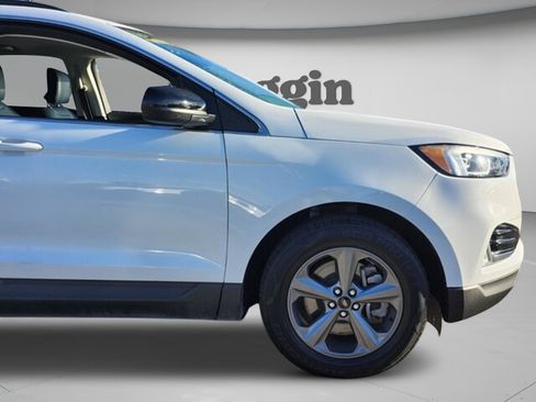 Used 2022 Ford Edge SEL w/ Sport Appearance Package image 9