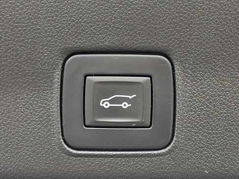 Used 2022 Chevrolet TrailBlazer RS w/ Sun and Liftgate Package AWD/4WD image 31
