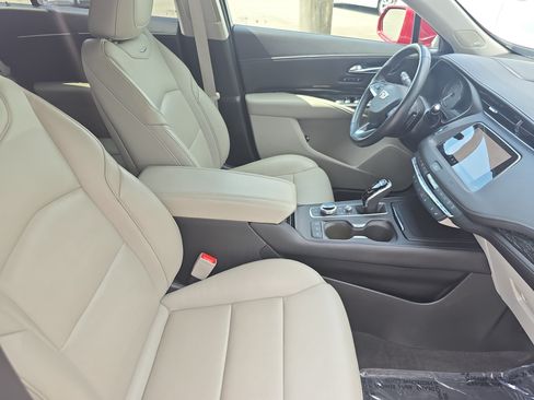 Used 2020 Cadillac XT4 Premium Luxury FWD image 10