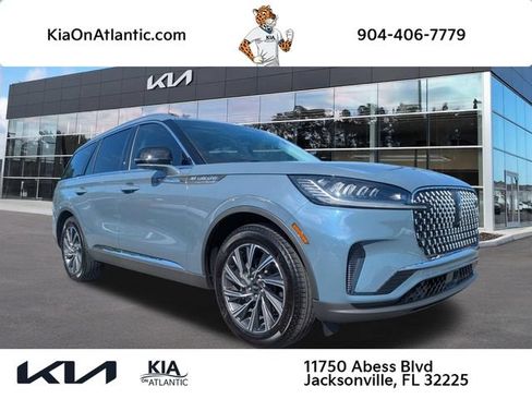 Used 2025 Lincoln Aviator 2WD image 1