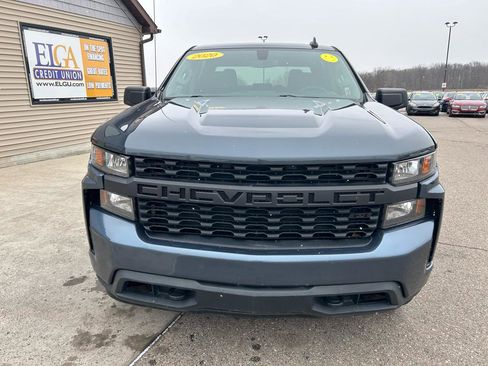 Used 2020 Chevrolet Silverado 1500 Custom w/ Custom Value Package image 2
