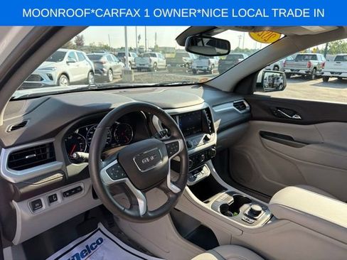 Used 2023 GMC Acadia SLT w/ Technology Package FWD image 15