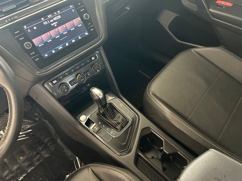 Used 2021 Volkswagen Tiguan SE w/ Panoramic Sunroof Package FWD image 48
