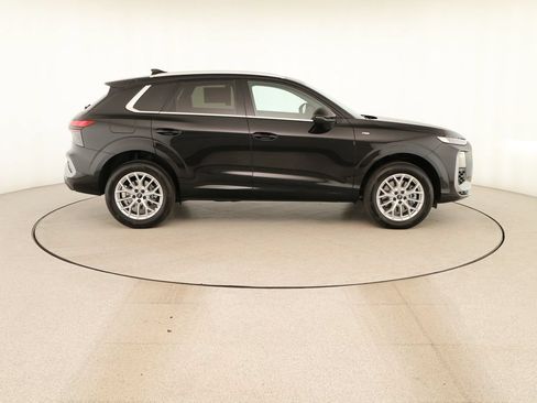 New 2026 Audi Q3 quattro 2.0T AWD/4WD image 8