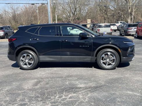 Used 2023 Chevrolet Blazer LT image 2