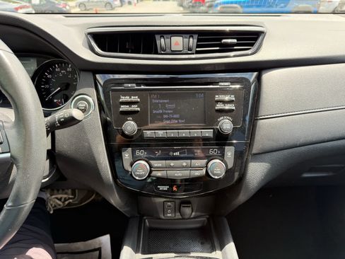 Used 2017 Nissan Rogue SV w/ Midnight Edition FWD image 19