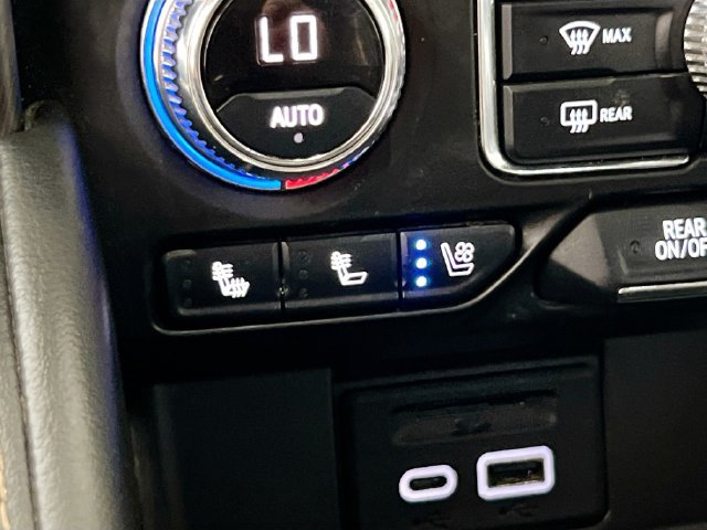 Used 2021 GMC Yukon AT4 w/ Technology Package AWD/4WD image 25