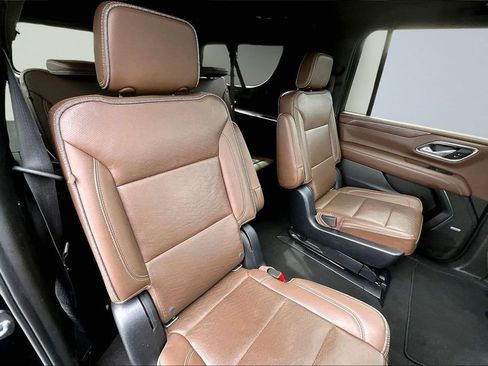 Used 2021 Chevrolet Suburban High Country AWD/4WD image 26