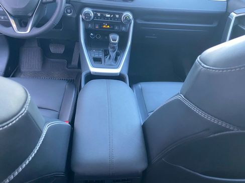 Used 2023 Toyota RAV4 XLE Premium image 11