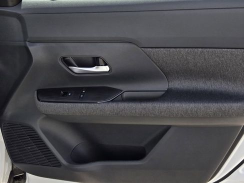 New 2026 Nissan Kicks SV image 8