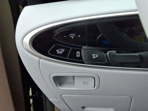New 2026 Genesis GV70 2.5T Advanced AWD/4WD image 18