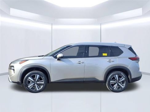 Used 2024 Nissan Rogue SL AWD/4WD image 25