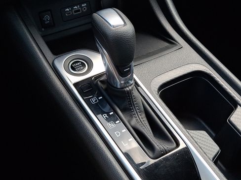 Certified 2025 Nissan Sentra SV FWD image 13