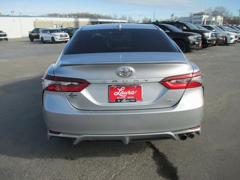 Used 2021 Toyota Camry SE image 5