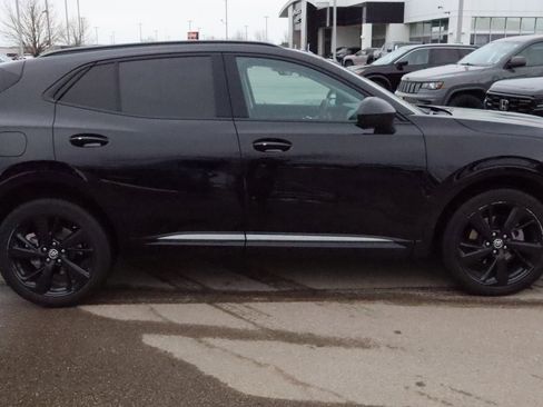 Certified 2022 Buick Envision Essence w/ Technology Package II AWD/4WD image 8
