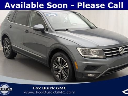 Used 2018 Volkswagen Tiguan SE AWD/4WD image 3